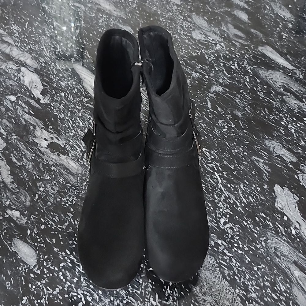 BRAND NEW HERSTYLE LINDELL FLAT HEEL CALF SIDE ZIPPER SLOUCH ANKLE BOOTIES - Picture 2 of 16